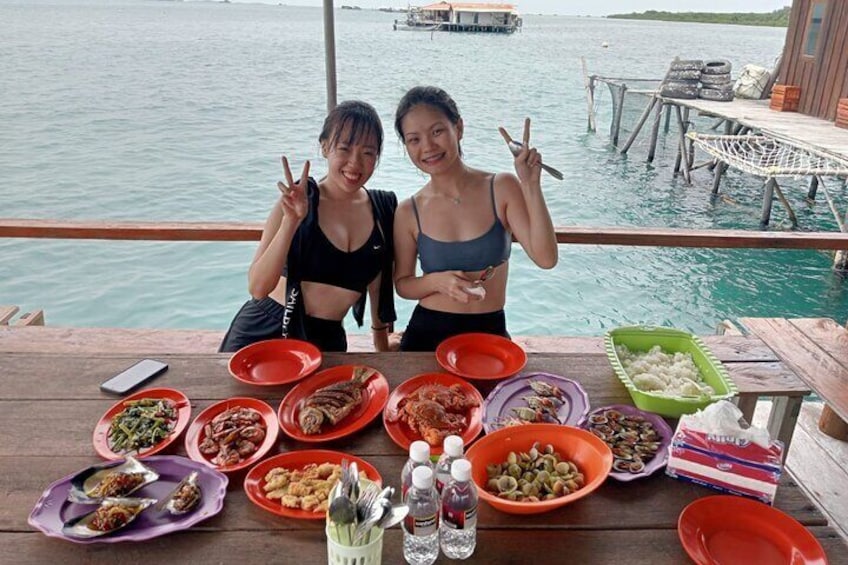 Private Full Day Tour with Snorkeling and Lunch in Bintan