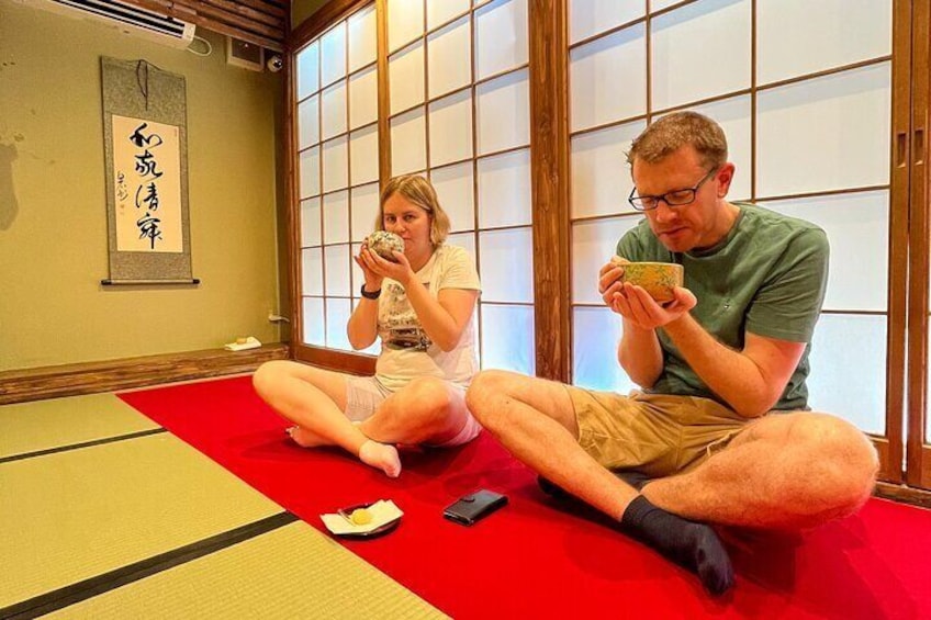Tea Ceremony Experience in Osaka Doutonbori