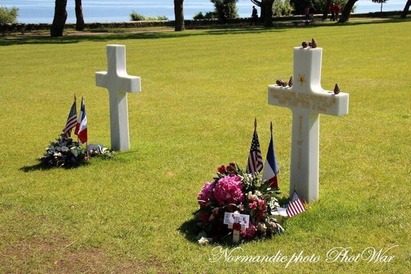 Normandy D-Day Landing Beaches Guided Tour from Paris