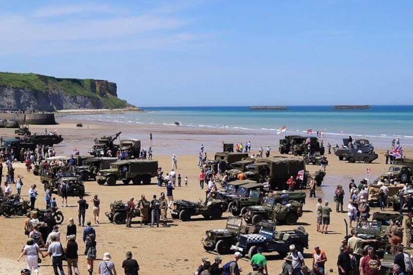 Normandy D-Day Landing Beaches Guided Tour from Paris by minivan 