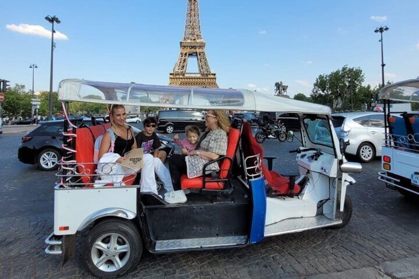 Paris by TukTuk: 2-Hour Private Tour