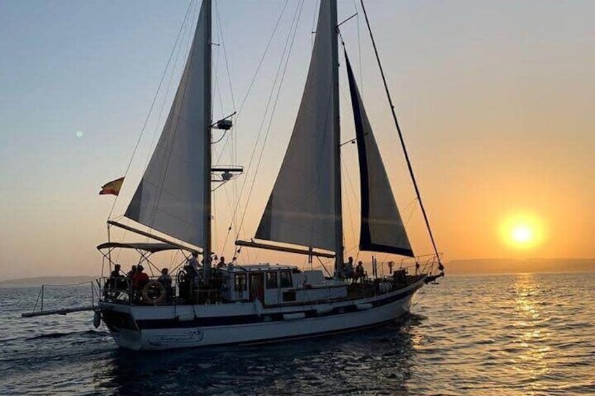 Sunset Sailing Experience in Estepona