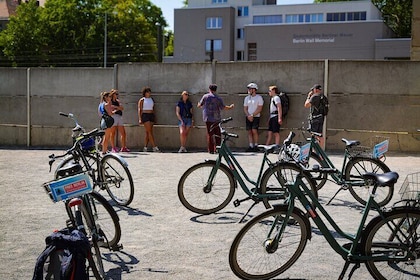 Berlín: Visita guiada en bicicleta por el Muro de Berlín y el Tercer Reich