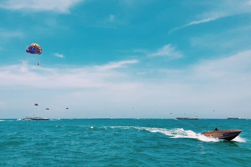 Pattaya: Parasailing Experience