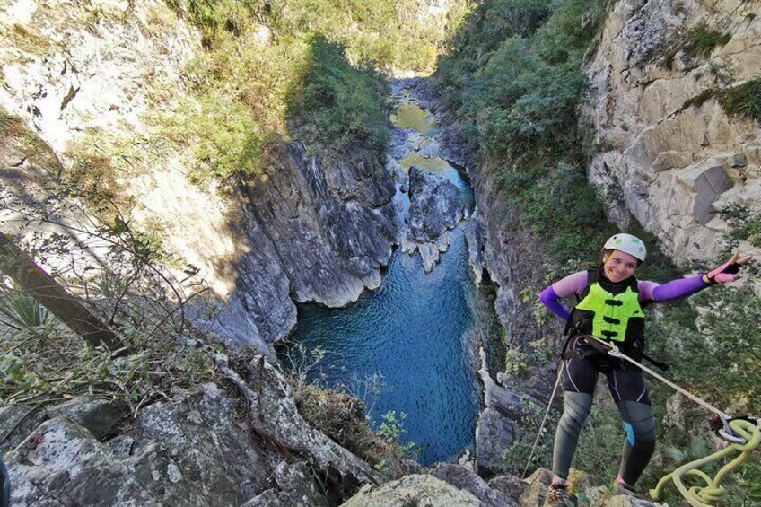 27 meter rappelling