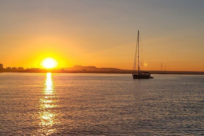 Luxury Catamaran sailing with welcome Drinks Tapas Max10-12Person