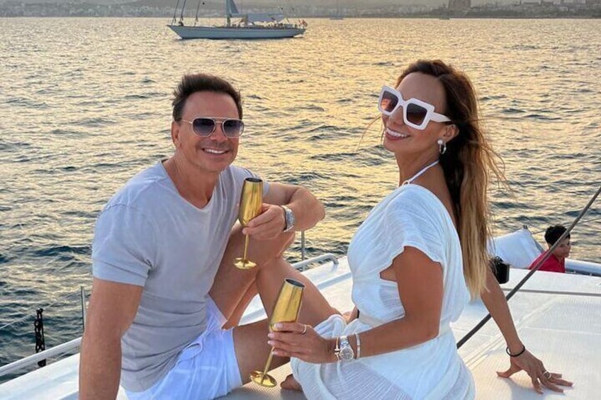Luxury Catamaran sailing with welcome Drinks Tapas Max10-12Person