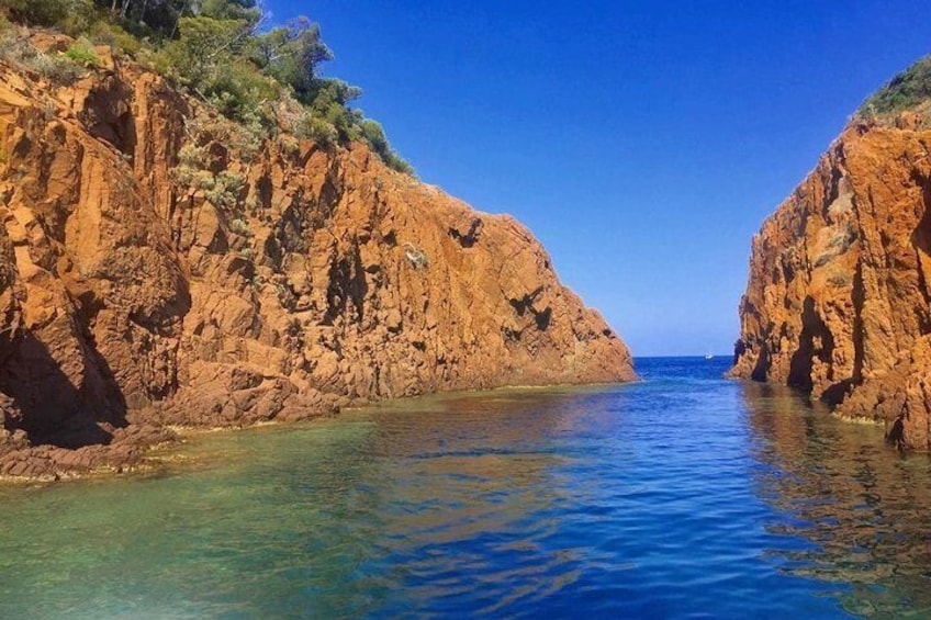 Calanques and red rocks - Departure Saint Raphaël