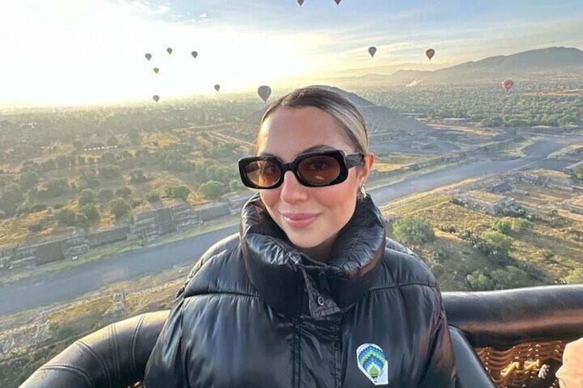 Balloon flight in Teotihuacán + Pick up CDMX + Breakfast in cave.