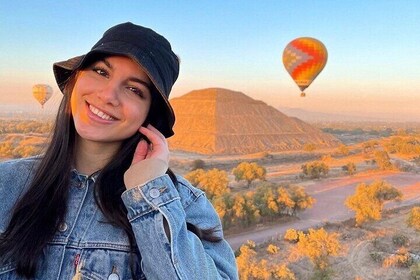 Ballonfahrt + Frühstück in einer Höhle + Abholung von CDMX + Pyramiden.