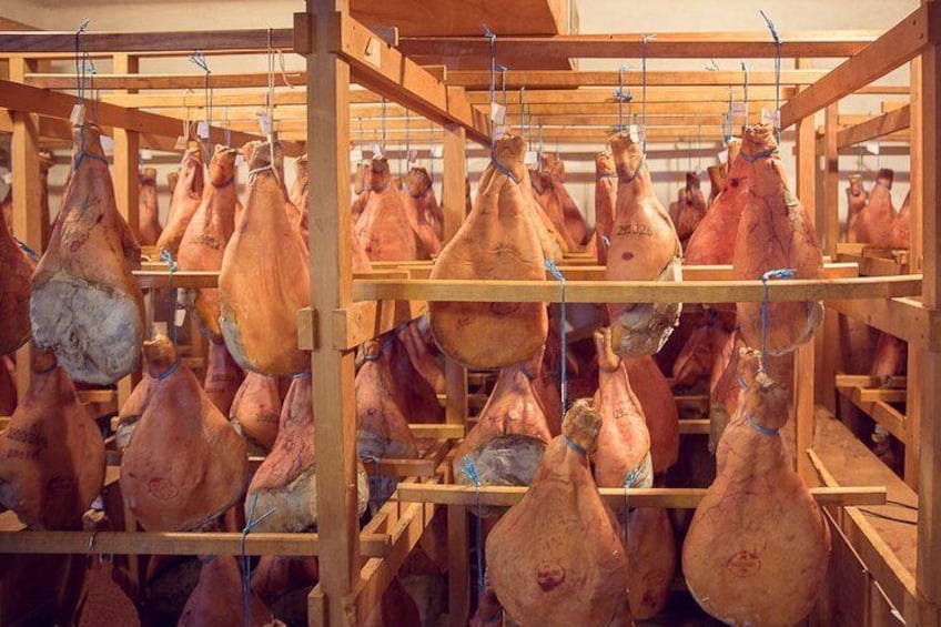 Hundreds of IBAIALDE hams in the dryer