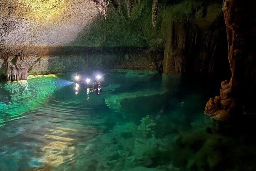 swim in amazing lakes