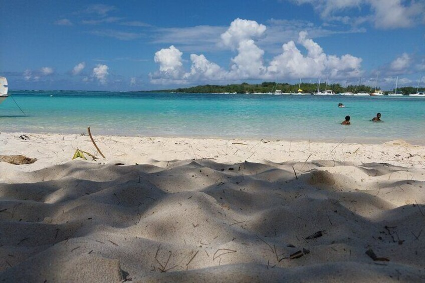 Full Day Catamaran cruise to Ilot Gabriel with lunch & Drinks