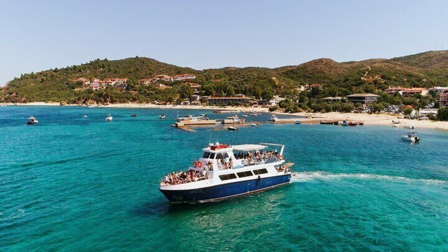 Cruise to Mount Athos Monasteries from Ouranoupolis