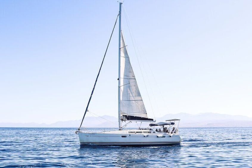 Private Sailing Trip to Dia Island with Lunch & Water Activities