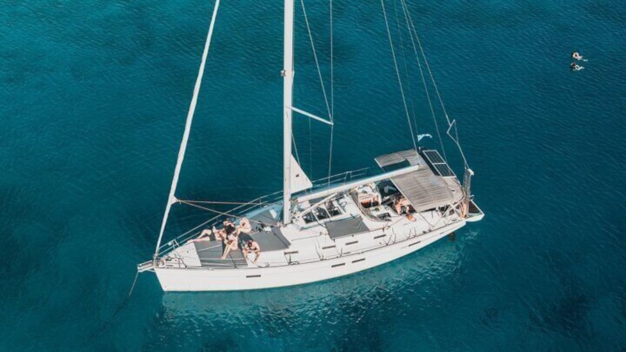 Sailing Cruise to Dia Island with Meal and Water Activities