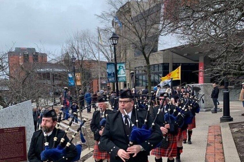 Pipers at city hall