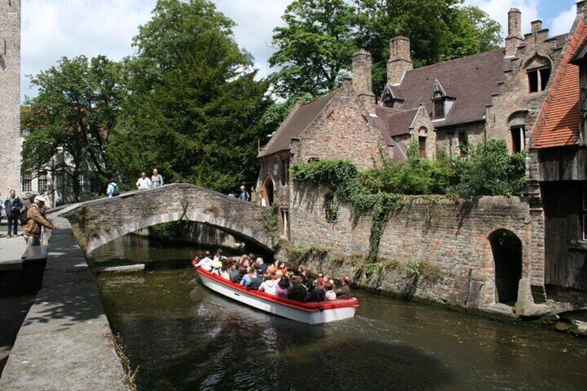 Bruges tour from Paris: Guided private trip & Chocolate Tasting