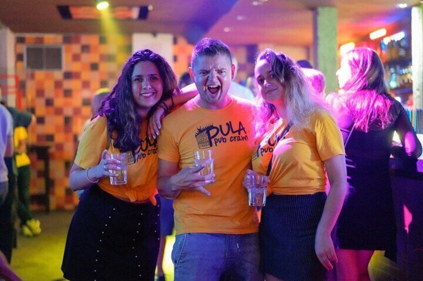 Pula pub crawl staff