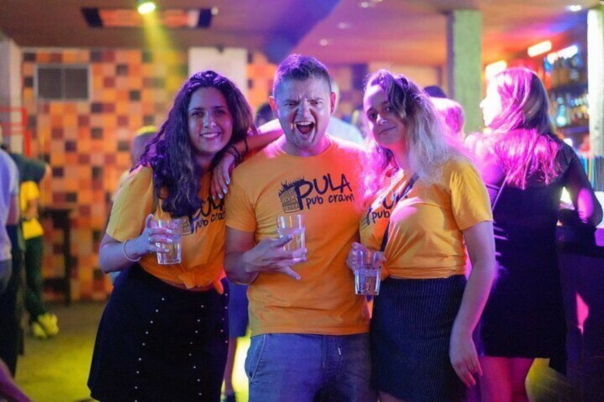 Pula pub crawl staff