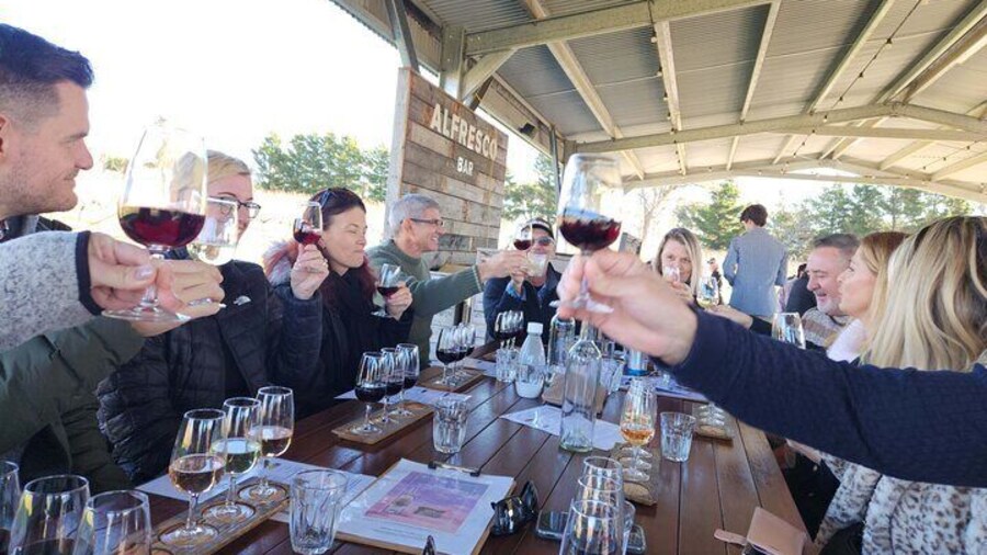 Half-Day Canberra Winery Tour to Murrumbateman /w lunch