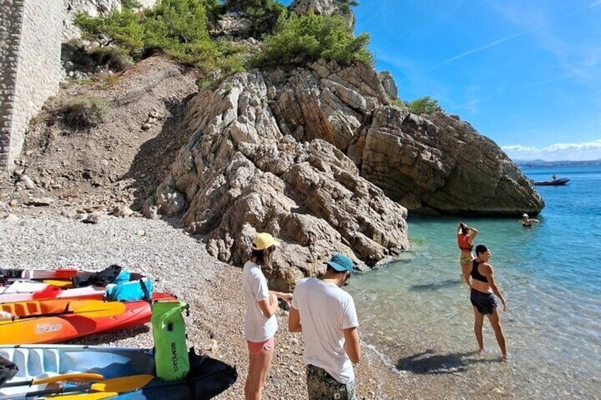 Guided kayak excursion in creeks