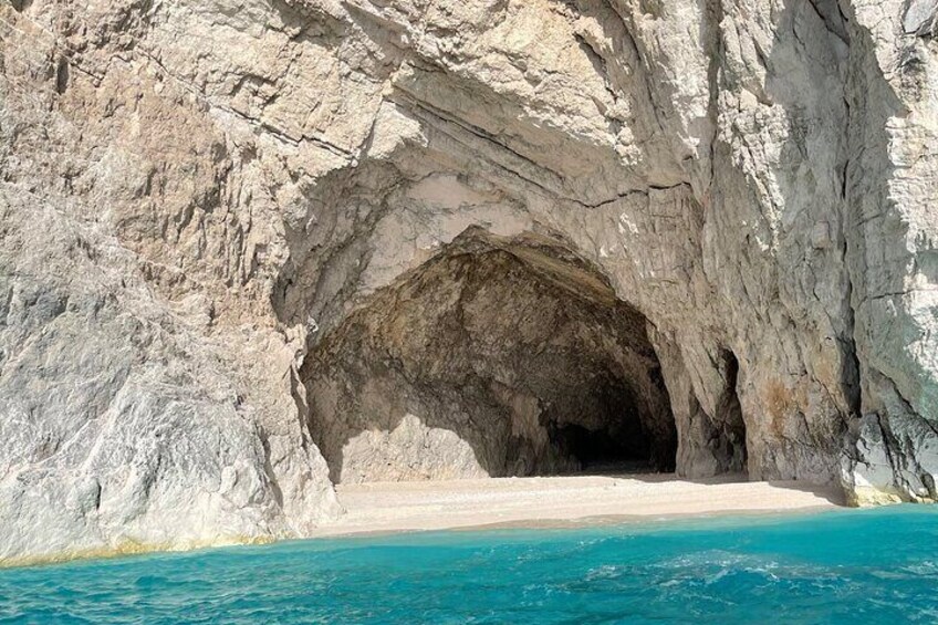 Half-Day Guided Tour Shipwreck and Blue Caves from Laganas