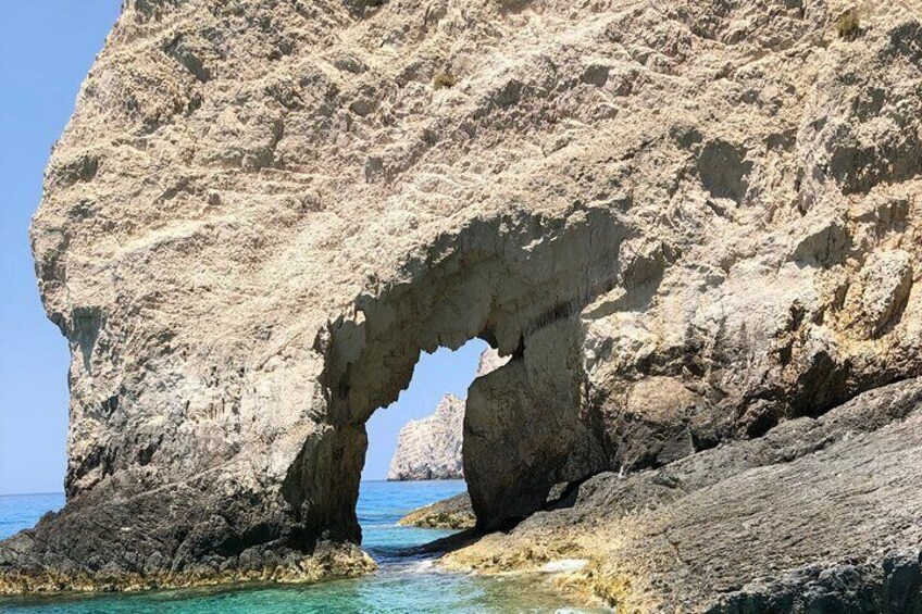 Half-Day Guided Tour Shipwreck and Blue Caves from Laganas