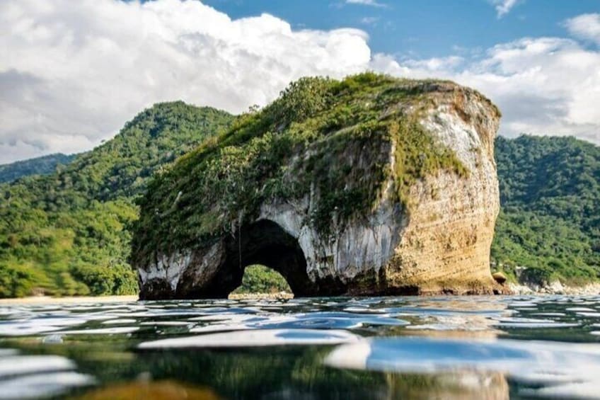 Boat and Snorkel Tour to 5 Islands of Los Arcos
