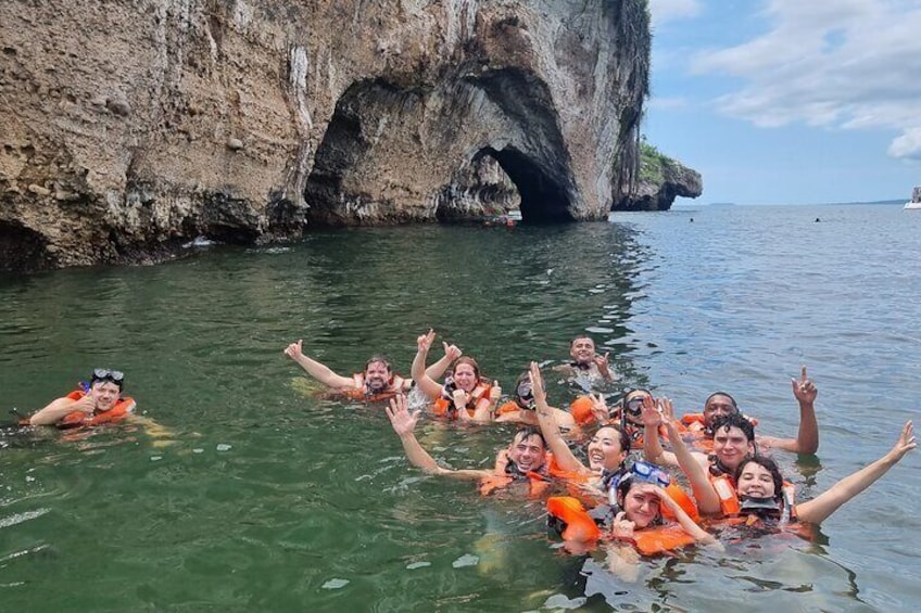 Boat and Snorkel Tour to 5 Islands of Los Arcos