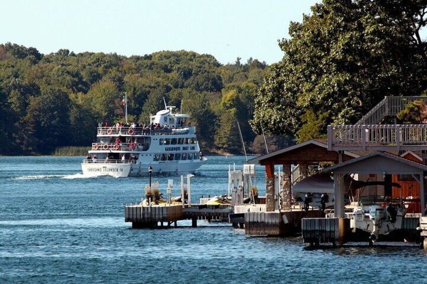 1-Hour 1000 Islands Cruise from Ivy Lea with views of Boldt Castle