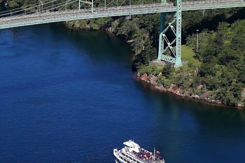1-Hour 1000 Islands Cruise from Ivy Lea with views of Boldt Castle