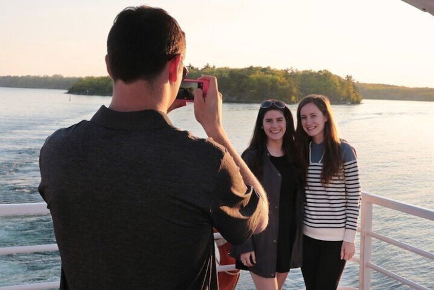 1-Hour 1000 Islands Cruise from Ivy Lea with views of Boldt Castle