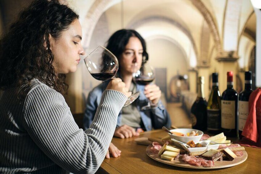 Wine Tasting with cheese, ham and local sauces