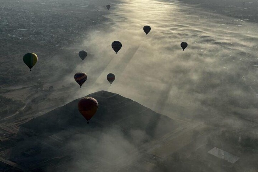 Mexico City Balloon Flight+Breakfast in Cave+Transportation