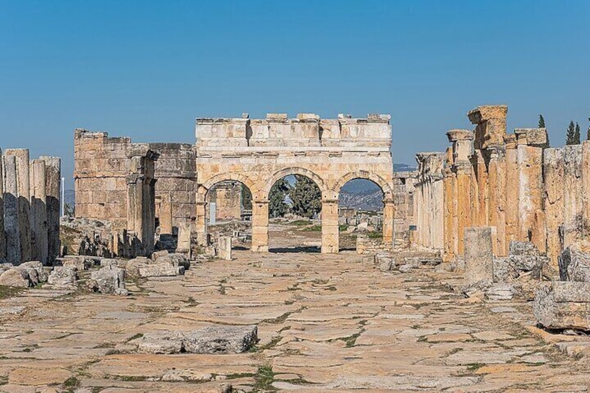Antalya: Pamukkale & Hierapolis Tour with Lunch & Entrance