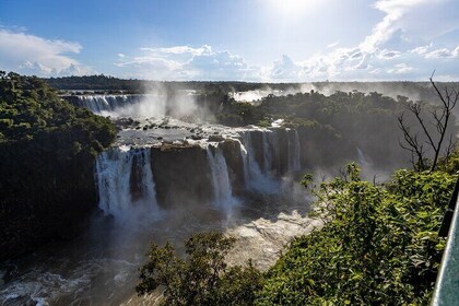 Full Day Guided Tour in Brazil and Argentina Iguazu Falls