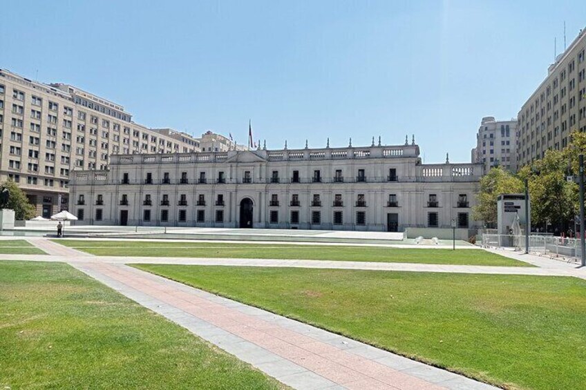 La Moneda Palace (president´s office)
