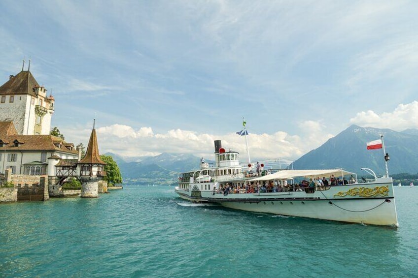 Lake Thun and Lake Brienz Day Pass for Lake Boat Cruise