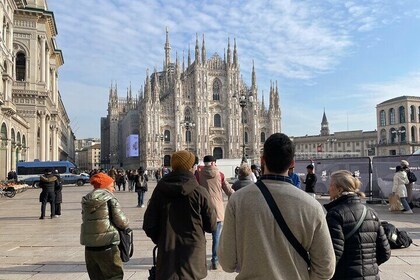 Milan History & Street Food Tour with Wine Tasting