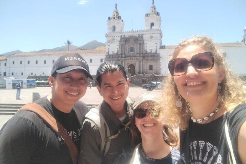 Ecuabuddy! A profesional guide to take you anywhere you want!