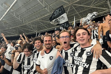 Rio de Janeiro: Join a Botafogo football game with locals