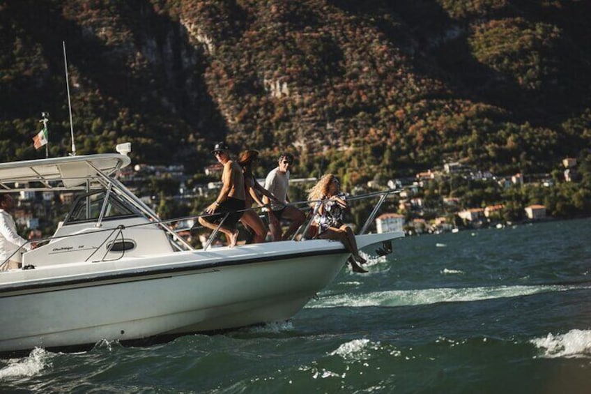 4H Private Boat Tour with Captain on Lake Como 10pax