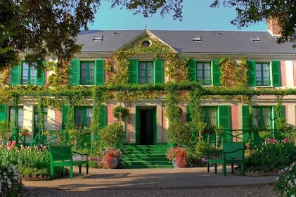 From Paris Private Half Day in Giverny Monet's House and Gardens