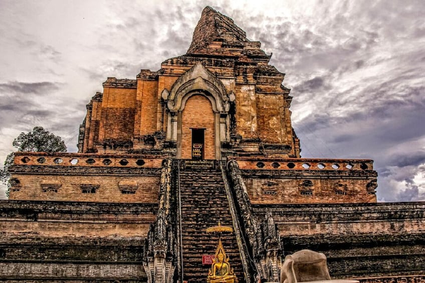 [JOIN TOUR] Chiang Mai Old City & Temples Guided Walking Tour - 2 Hrs