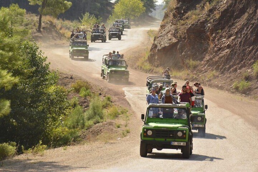 Jeep Safari by Lazy Duck Travel