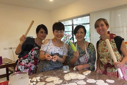 3-Hour Japanese Cooking Class & Walking in Todoroki Valley