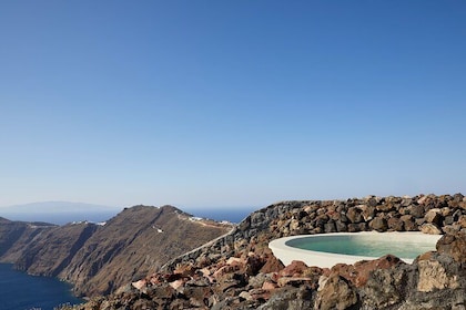 Volcanic hot-tub with caldera view for ultra-romantic couples