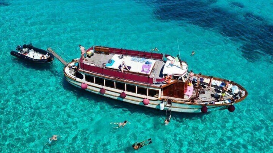 7-Hour Motorboat Tour of La Maddalena Archipelago