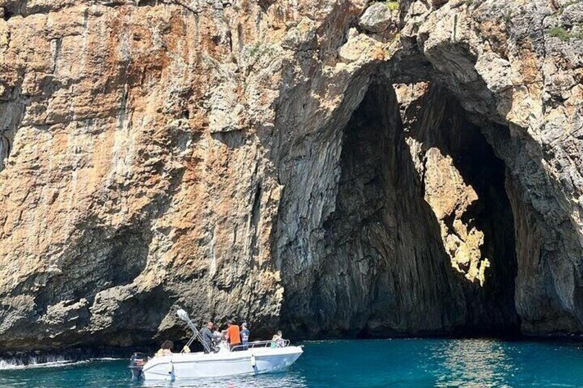 3-Hour Guided Boat Tour to the Caves in Santa Maria di Leuca